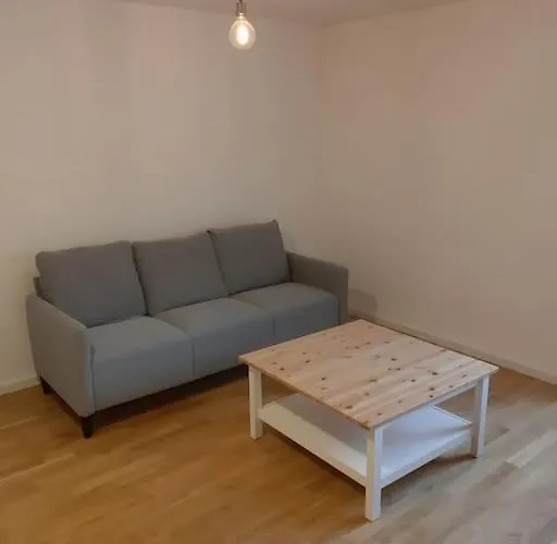 Hochwertige Zwei-Zimmer-Wohnung In Waldbronn