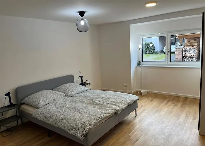 Hochwertige Zwei-Zimmer-Wohnung In Waldbronn
